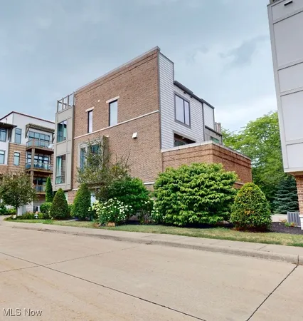 $3,250 | 1412 Copper Trace, Cleveland Heights, OH 44118