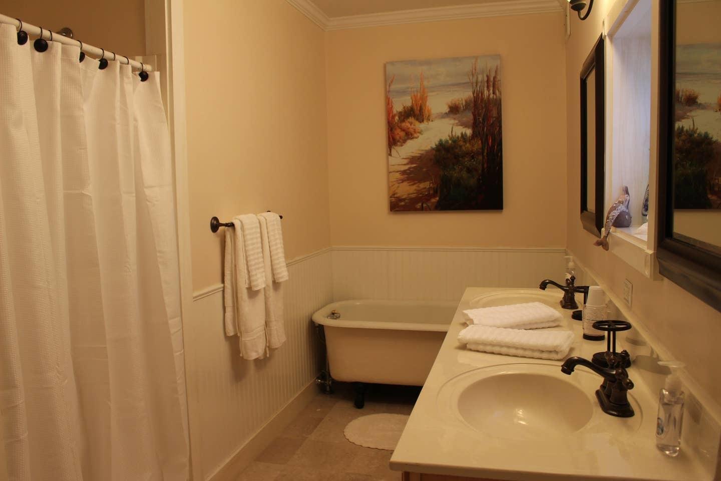 19-21 Grove Street Rockland, ME 04841 - Photo 19 of 27 2ndFloorBath