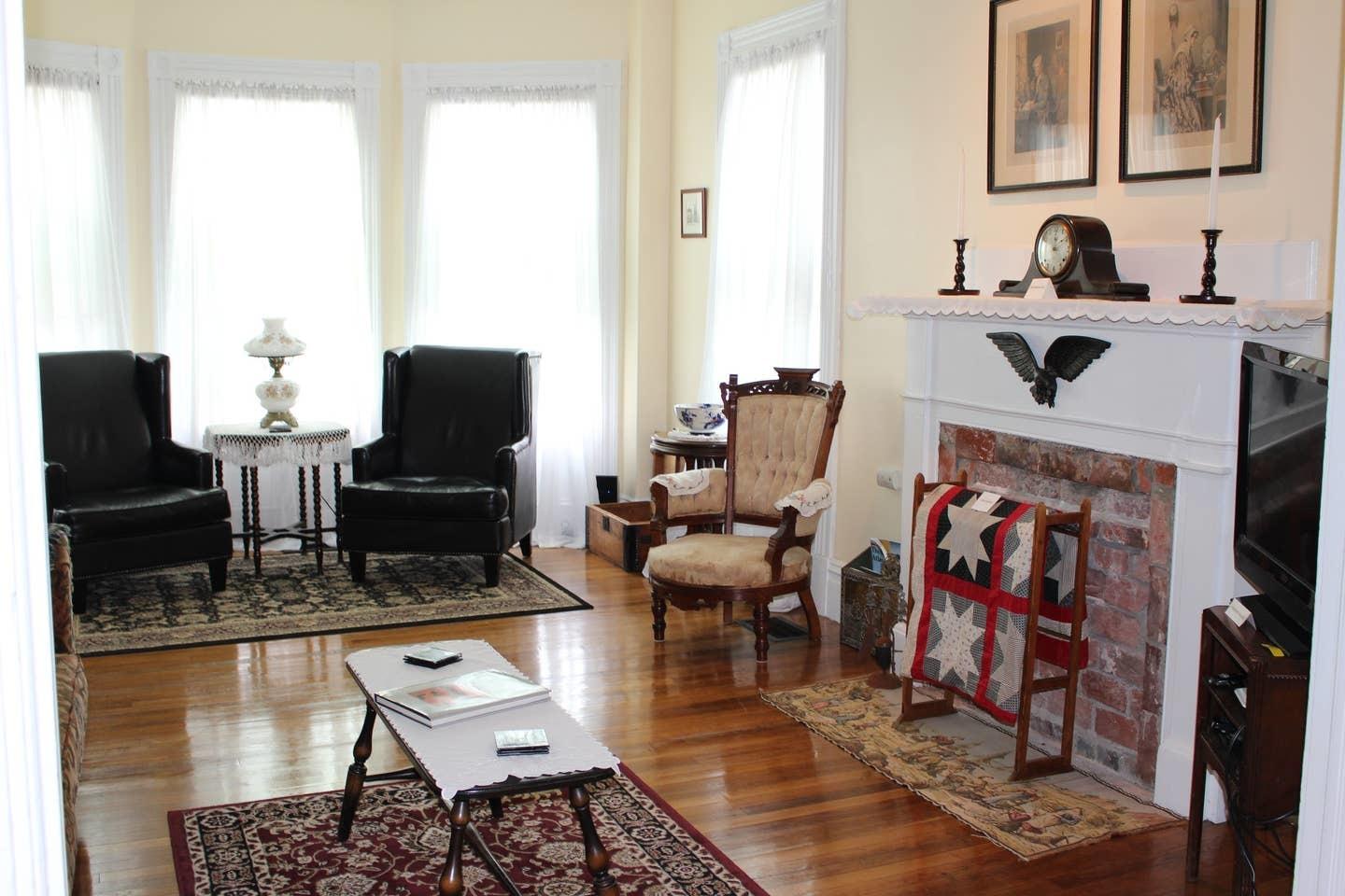 19-21 Grove Street Rockland, ME 04841 - Photo 7 of 27 LivingRoom2