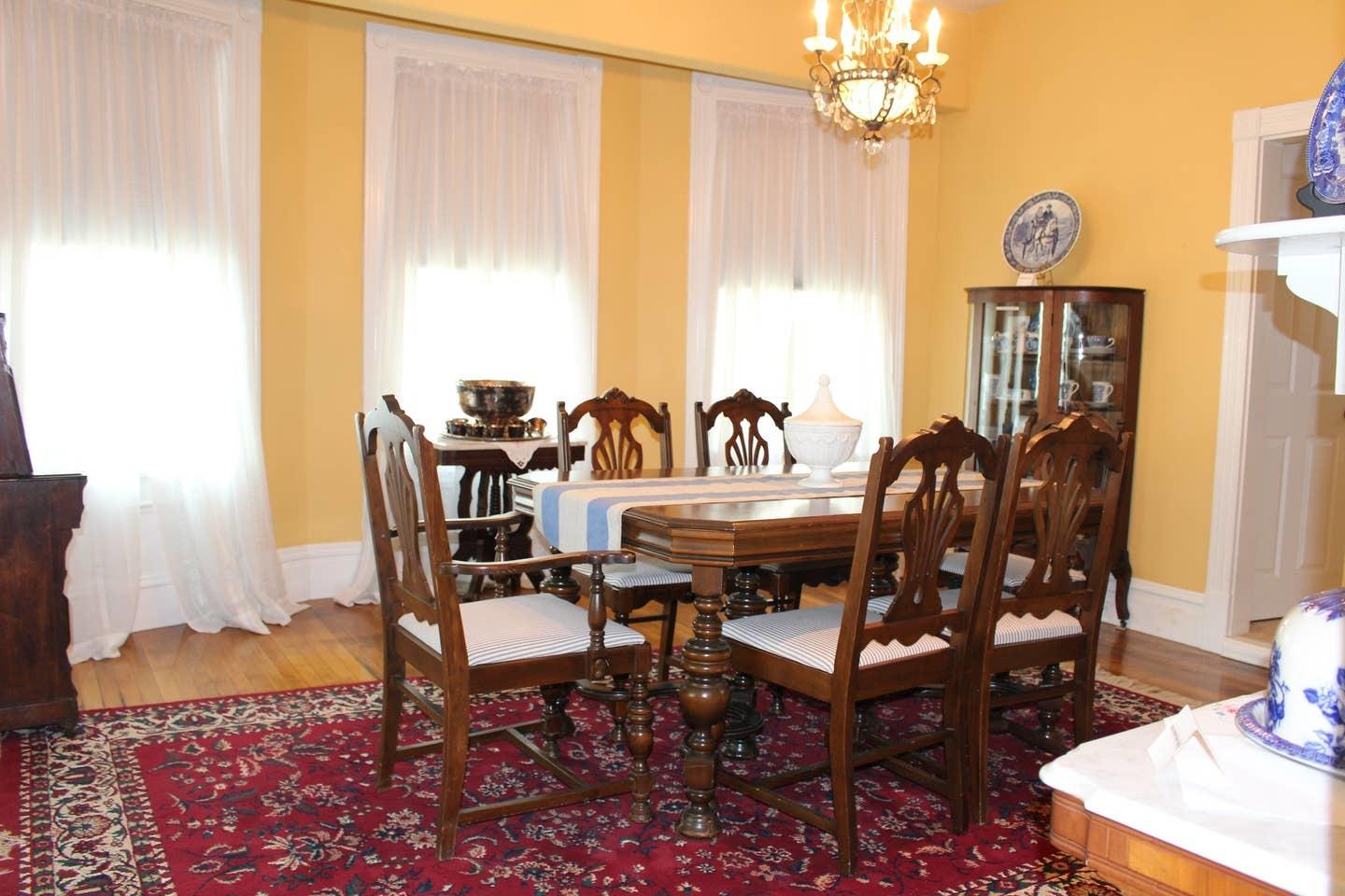 19-21 Grove Street Rockland, ME 04841 - Photo 9 of 27 Dining2