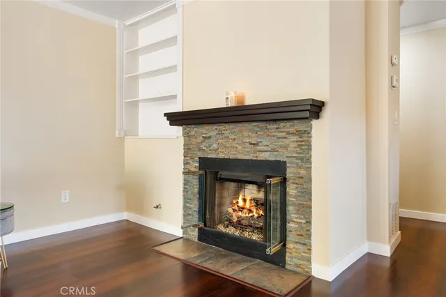 $670,000 | 18411 Strathern Street, Unit 1, Reseda, CA 91335