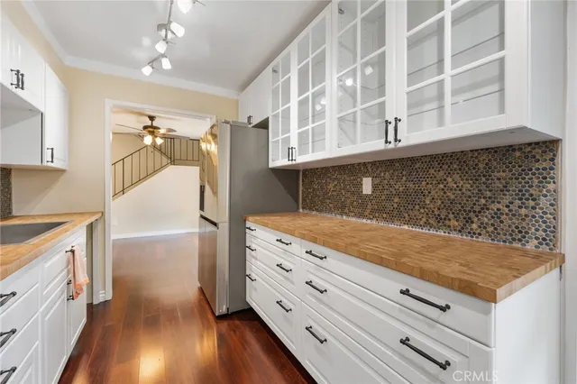 $670,000 | 18411 Strathern Street, Unit 1, Reseda, CA 91335