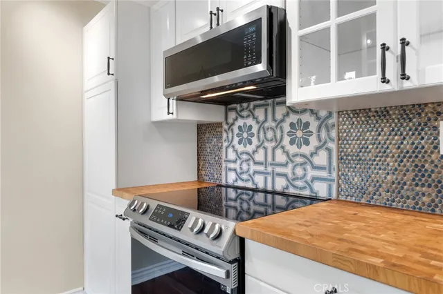 $670,000 | 18411 Strathern Street, Unit 1, Reseda, CA 91335