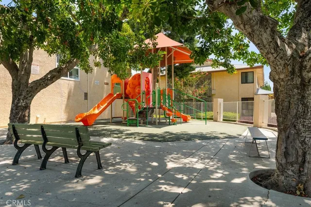 $670,000 | 18411 Strathern Street, Unit 1, Reseda, CA 91335