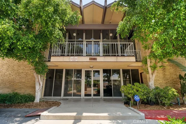 $670,000 | 18411 Strathern Street, Unit 1, Reseda, CA 91335