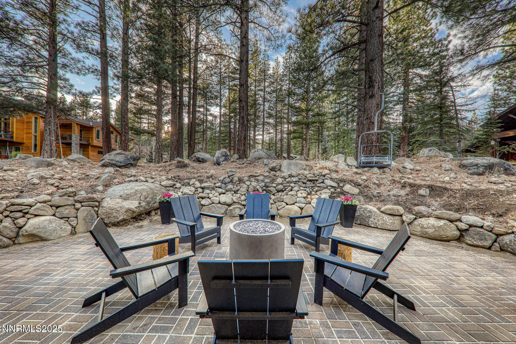 25 Winterberry Court Reno, NV 89511 - Photo 28 of 31 a view of a chairs and table in the backyard