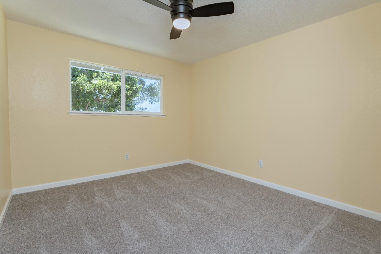 47517 Road 200 O'Neals, CA 93645 - Photo 31 of 54 an empty room with a window