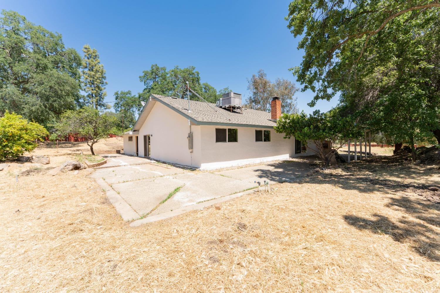 47517 Road 200 O'Neals, CA 93645 - Photo 36 of 54 a view of a house with a yard