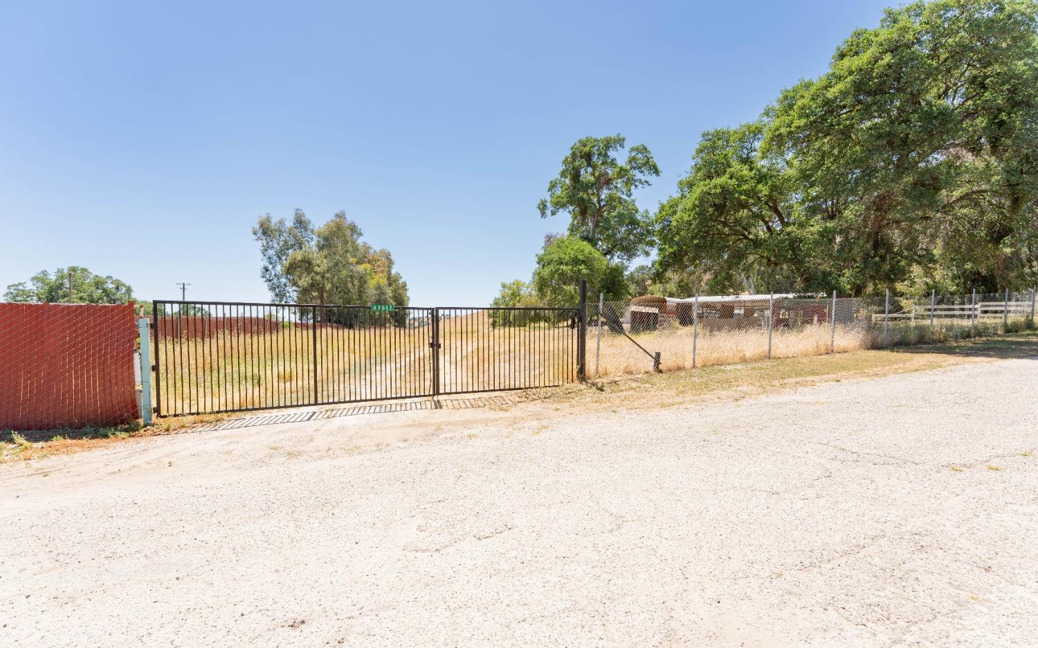 47517 Road 200 O'Neals, CA 93645 - Photo 41 of 54 a view of a backyard