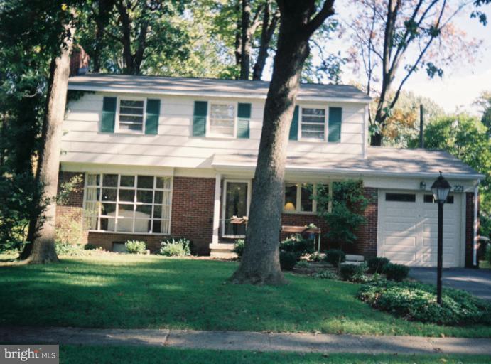 221 Rickswood Road Lutherville-Timonium, MD 21093 - Photo 29 of 30 Covered porch from garage to front door
