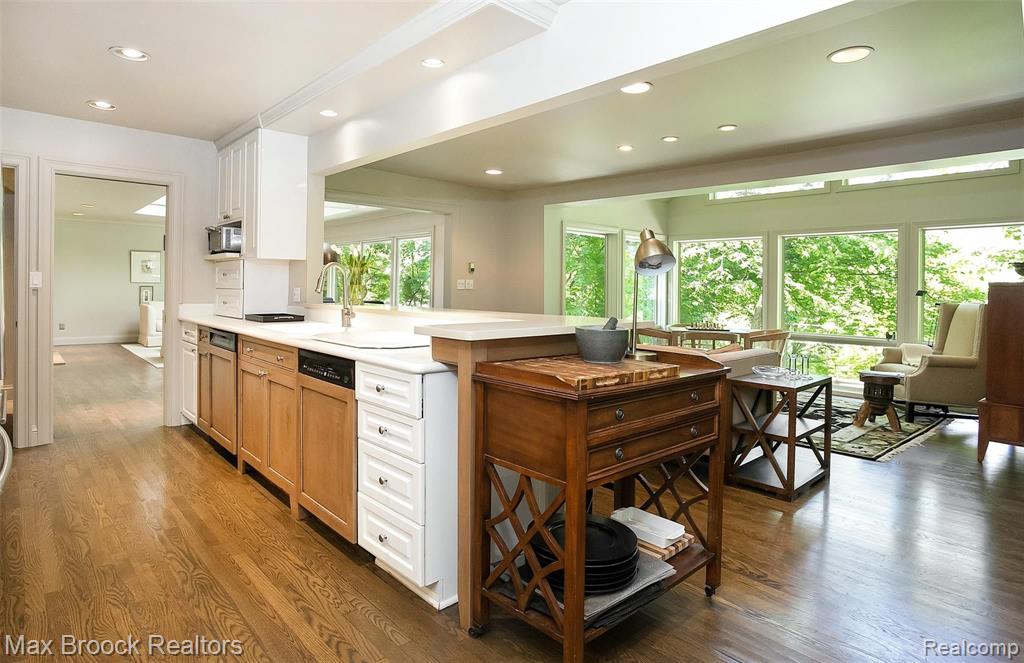 19248 Riverside Drive Beverly Hills, MI 48025 - Photo 18 of 54