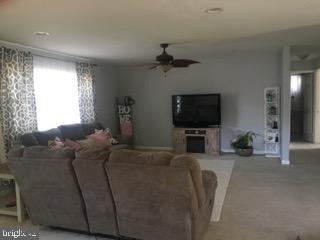 209 Daffodil Road Glen Burnie, MD 21060 - Photo 4 of 19
