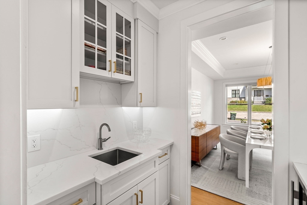 39 Donna Road Needham, MA 02494 - Photo 18 of 42