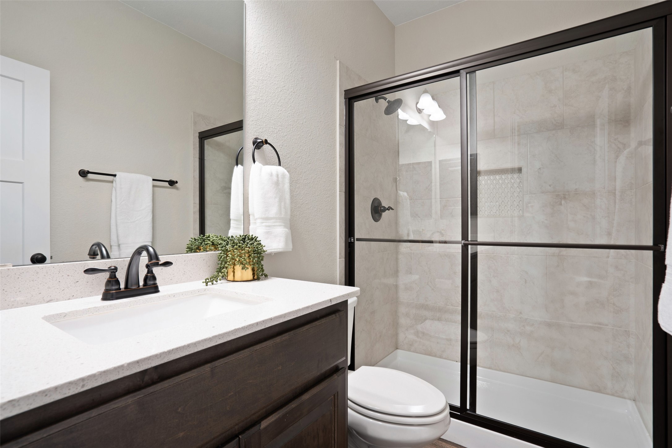17805 Limestone Spring Lane Austin, TX 78738 - Photo 24 of 39 Bathroom #2