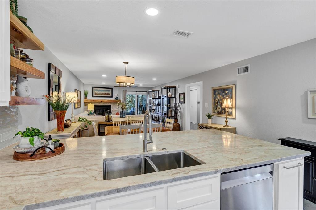 3033 Hells Gate Loop, Unit E103 Strawn, TX 76475 - Photo 4 of 33