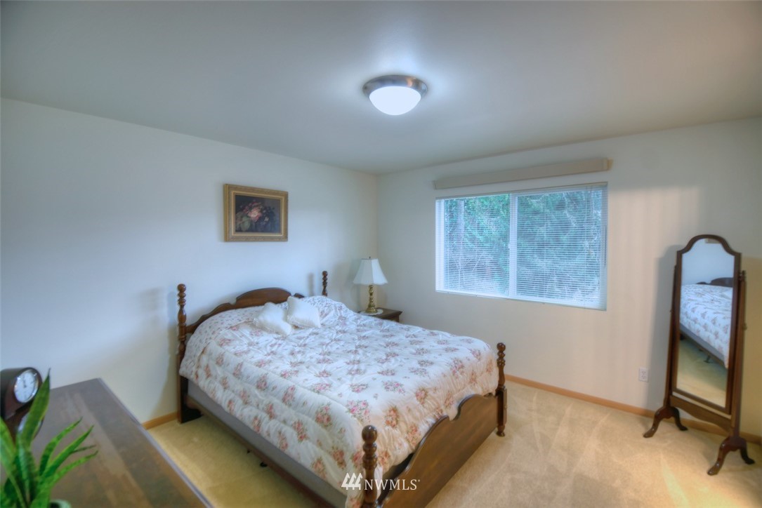 4367 Roxanna Loop Southeast Lacey, WA 98503 - Photo 11 of 19 Gallery Image 11
