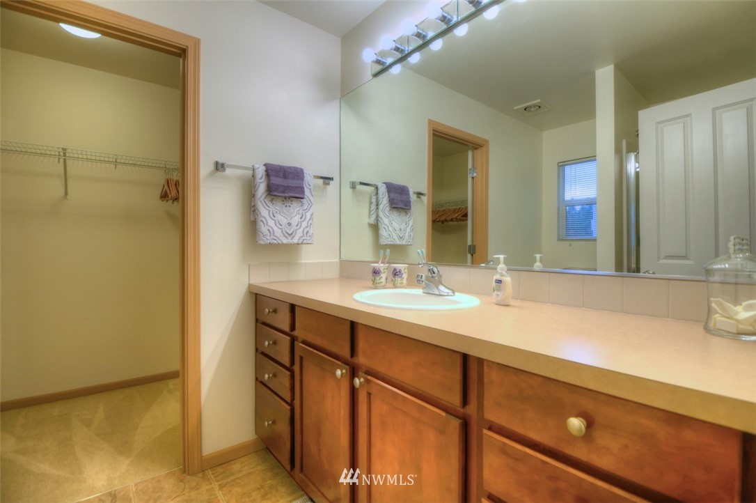 4367 Roxanna Loop Southeast Lacey, WA 98503 - Photo 13 of 19 Gallery Image 13