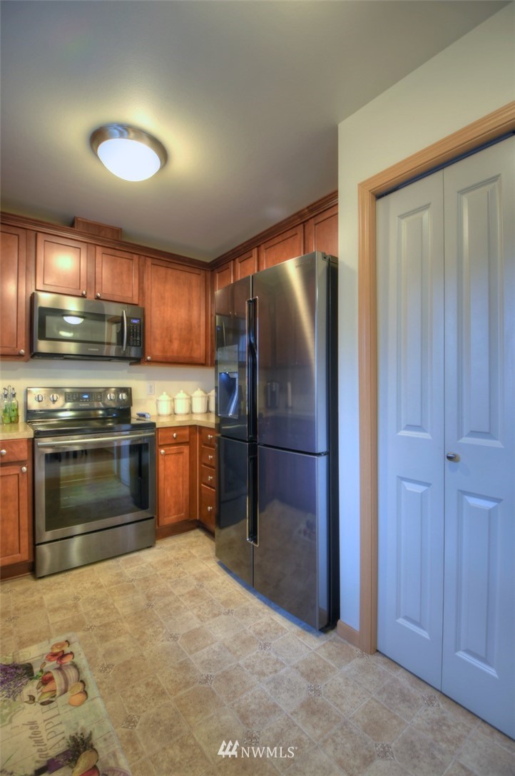 4367 Roxanna Loop Southeast Lacey, WA 98503 - Photo 8 of 19 Gallery Image 8