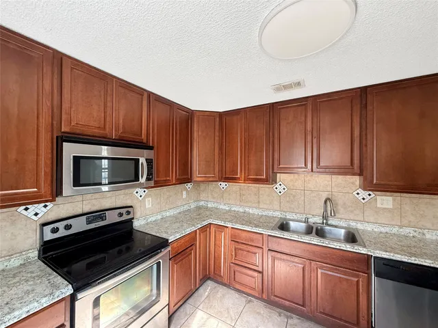 $184,900 | 822 6th Street, Dickinson, TX 77539