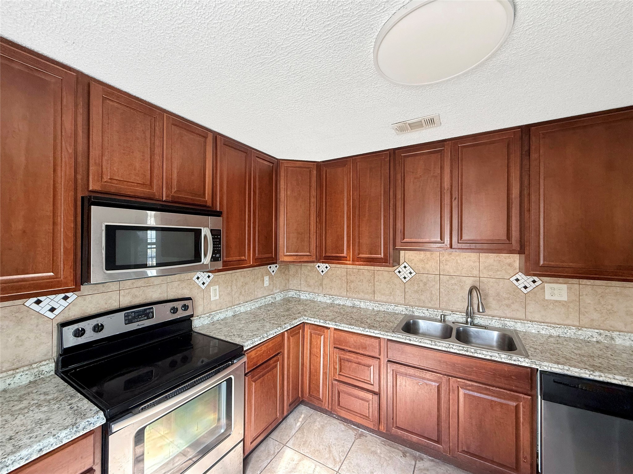 822 6th Street Dickinson, TX 77539 - Photo 7 of 33