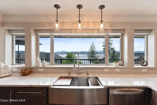 $1,949,700 | 2406 South Silver Beach Road, Coeur D'Alene, ID 83814