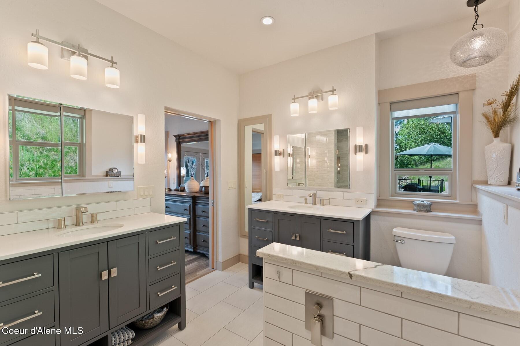 2406 South Silver Beach Road Coeur D'Alene, ID 83814 - Photo 16 of 43 Primary Bathroom