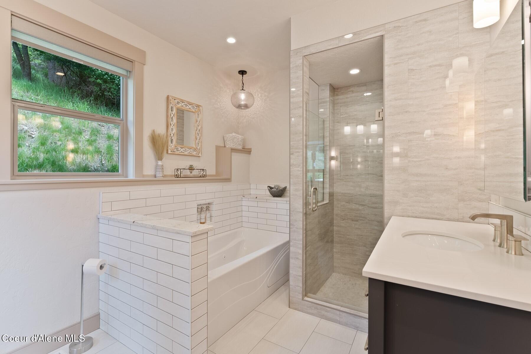 2406 South Silver Beach Road Coeur D'Alene, ID 83814 - Photo 18 of 43 Tile Vanity Sink