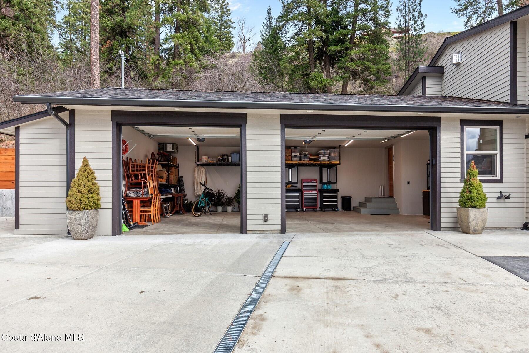 2406 South Silver Beach Road Coeur D'Alene, ID 83814 - Photo 30 of 43 3 Car Oversized Garage