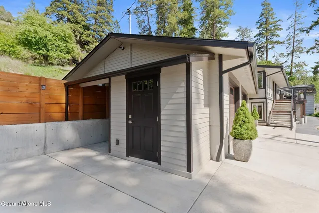 $1,999,700 | 2406 South Silver Beach Road, Coeur D'Alene, ID 83814