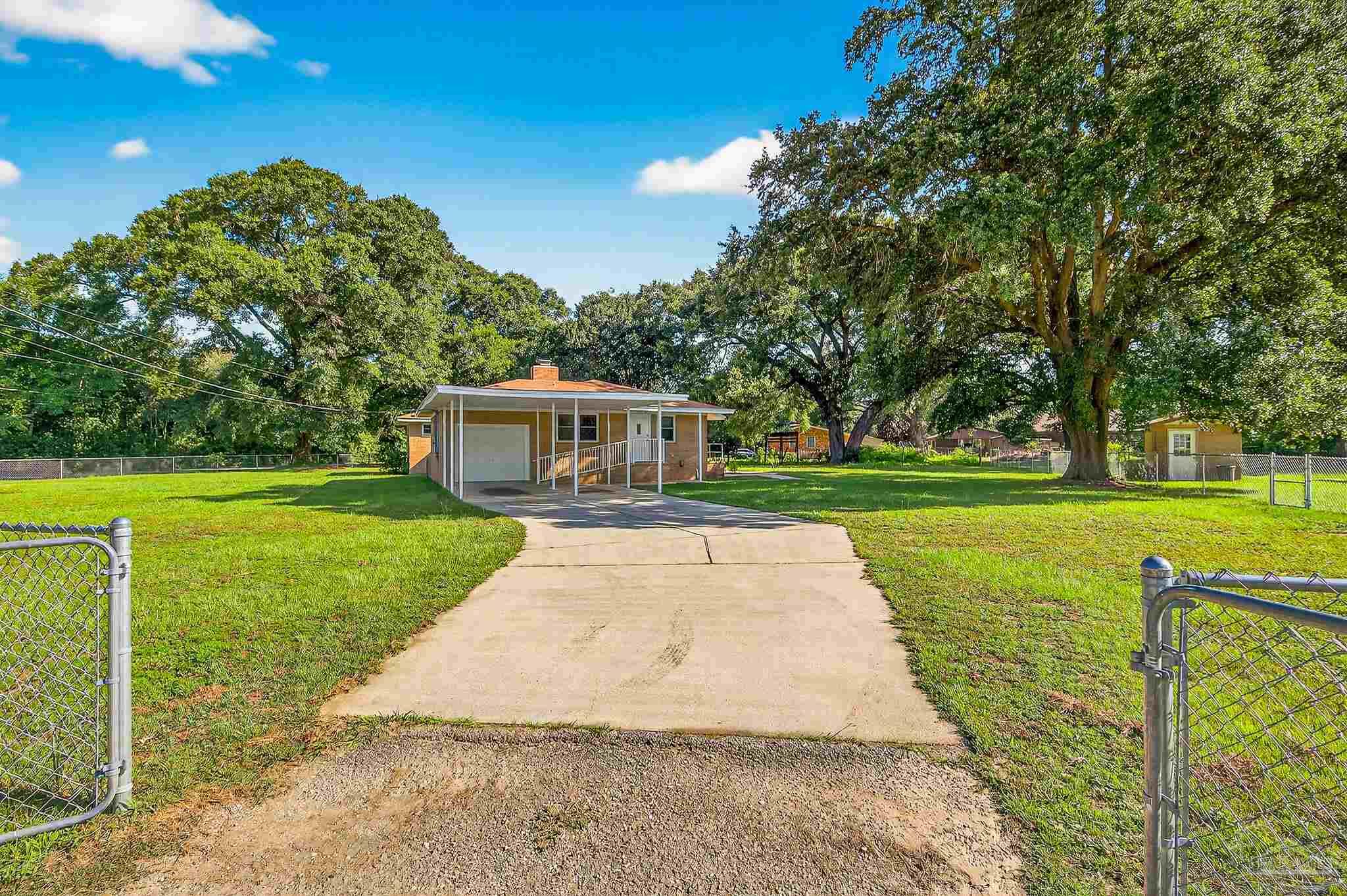 4700 Anna Simpson Road Milton, FL 32583 - Photo 3 of 50