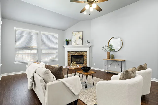 $525,000 | 305 Miracle Rose Way, Liberty Hill, TX 78642