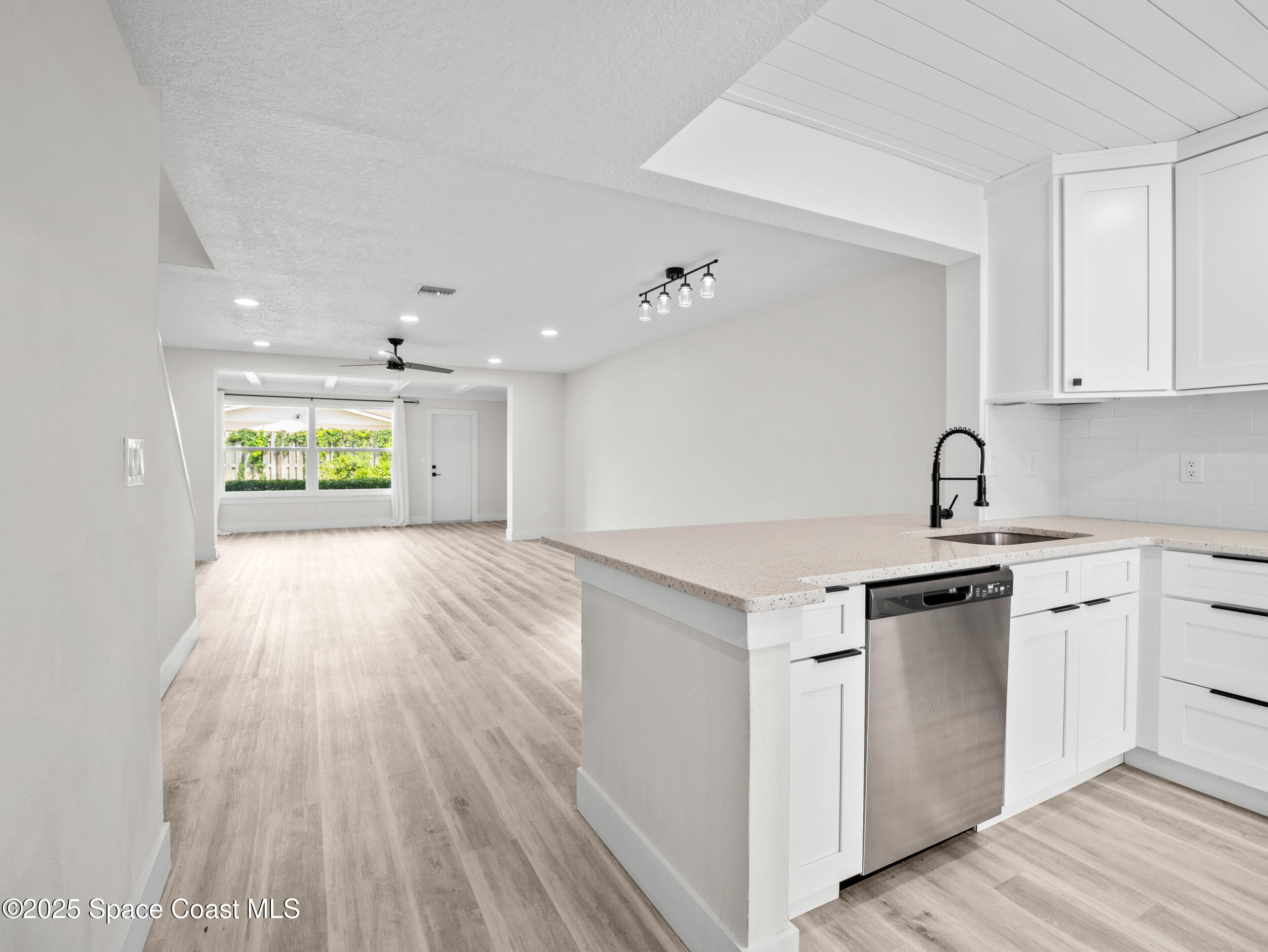 290 Paradise Boulevard, Unit 68 Indialantic, FL 32903 - Photo 3 of 37 p1124241