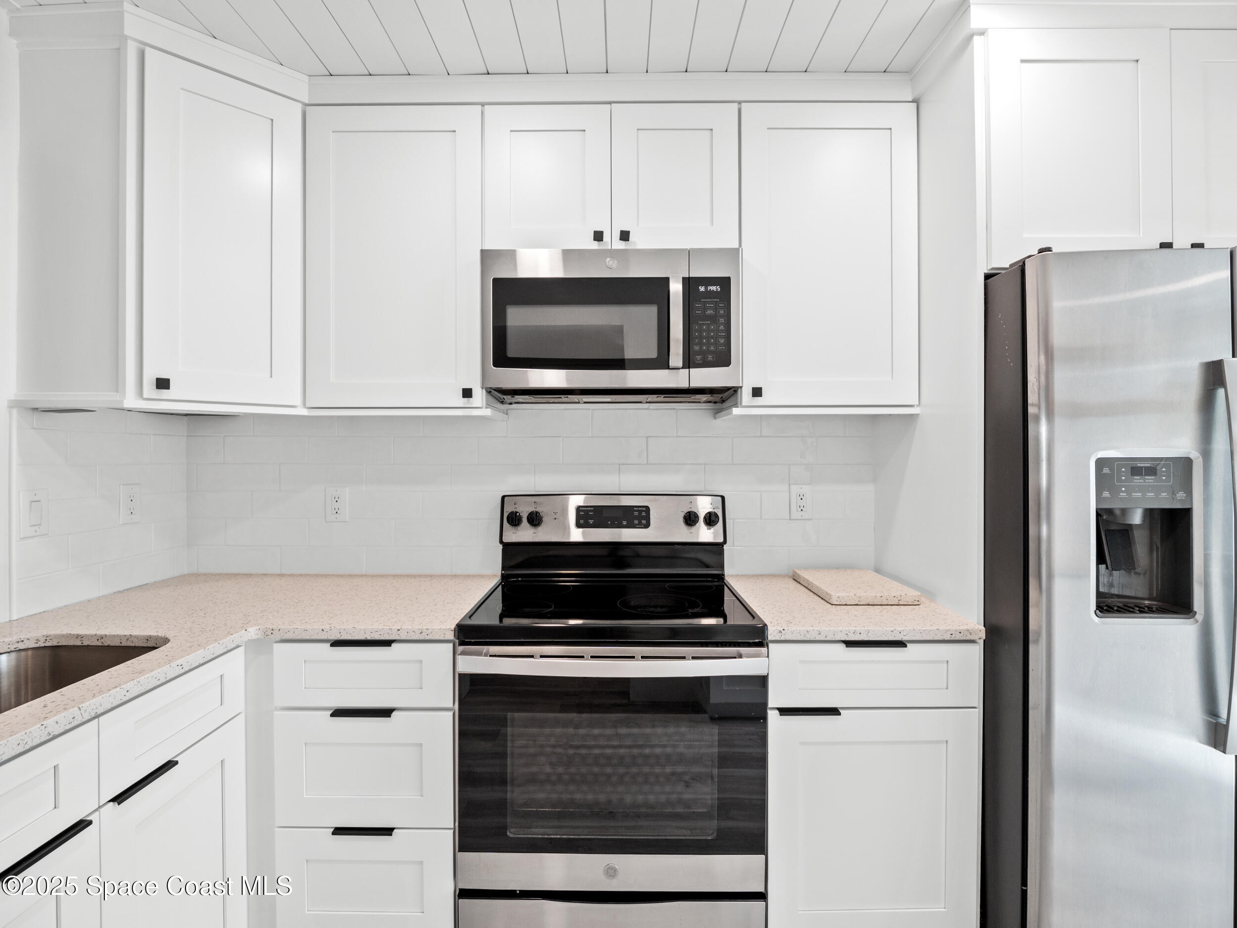 290 Paradise Boulevard, Unit 68 Indialantic, FL 32903 - Photo 8 of 37 p1124275-2