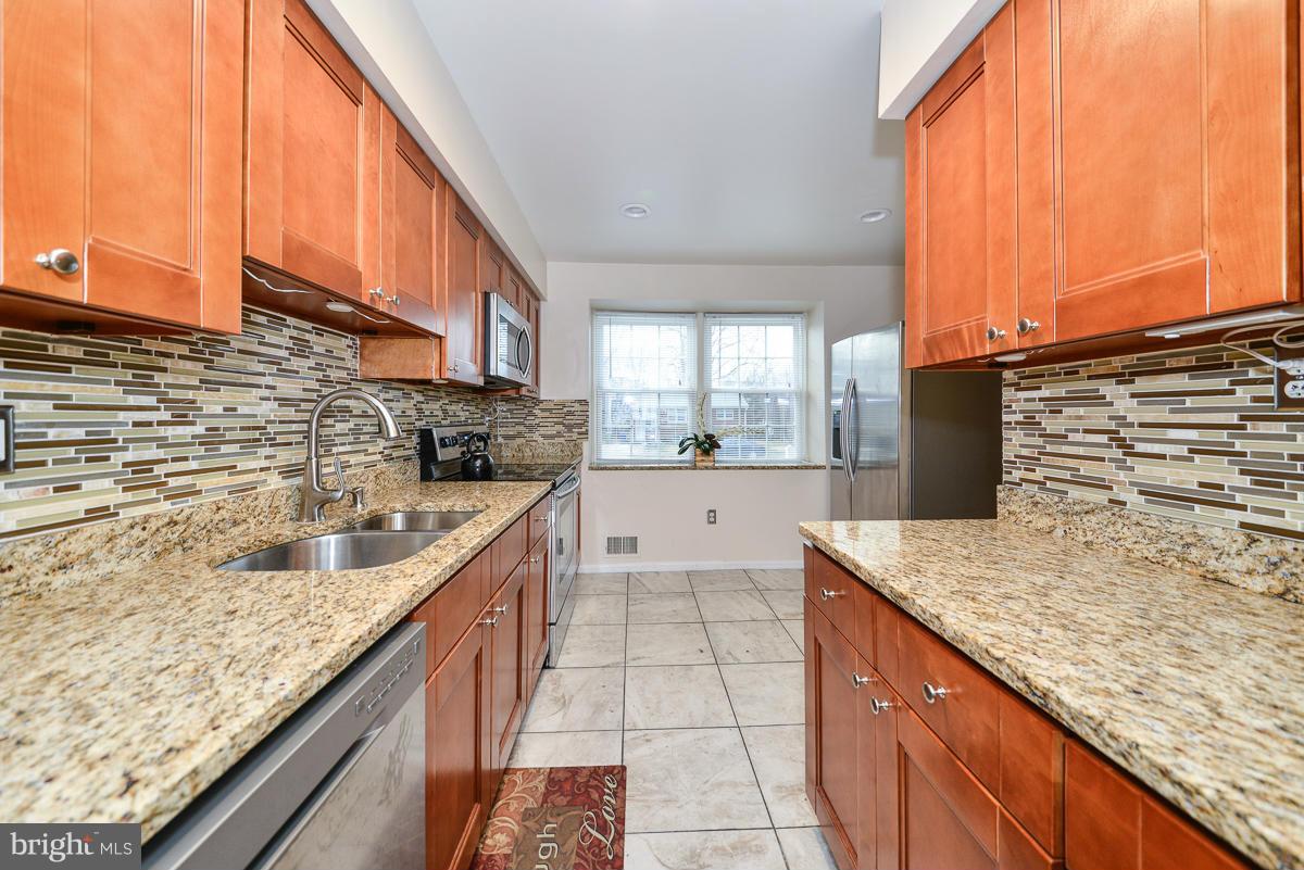 7235 Reservoir Road Springfield, VA 22150 - Photo 4 of 30 Kitchen