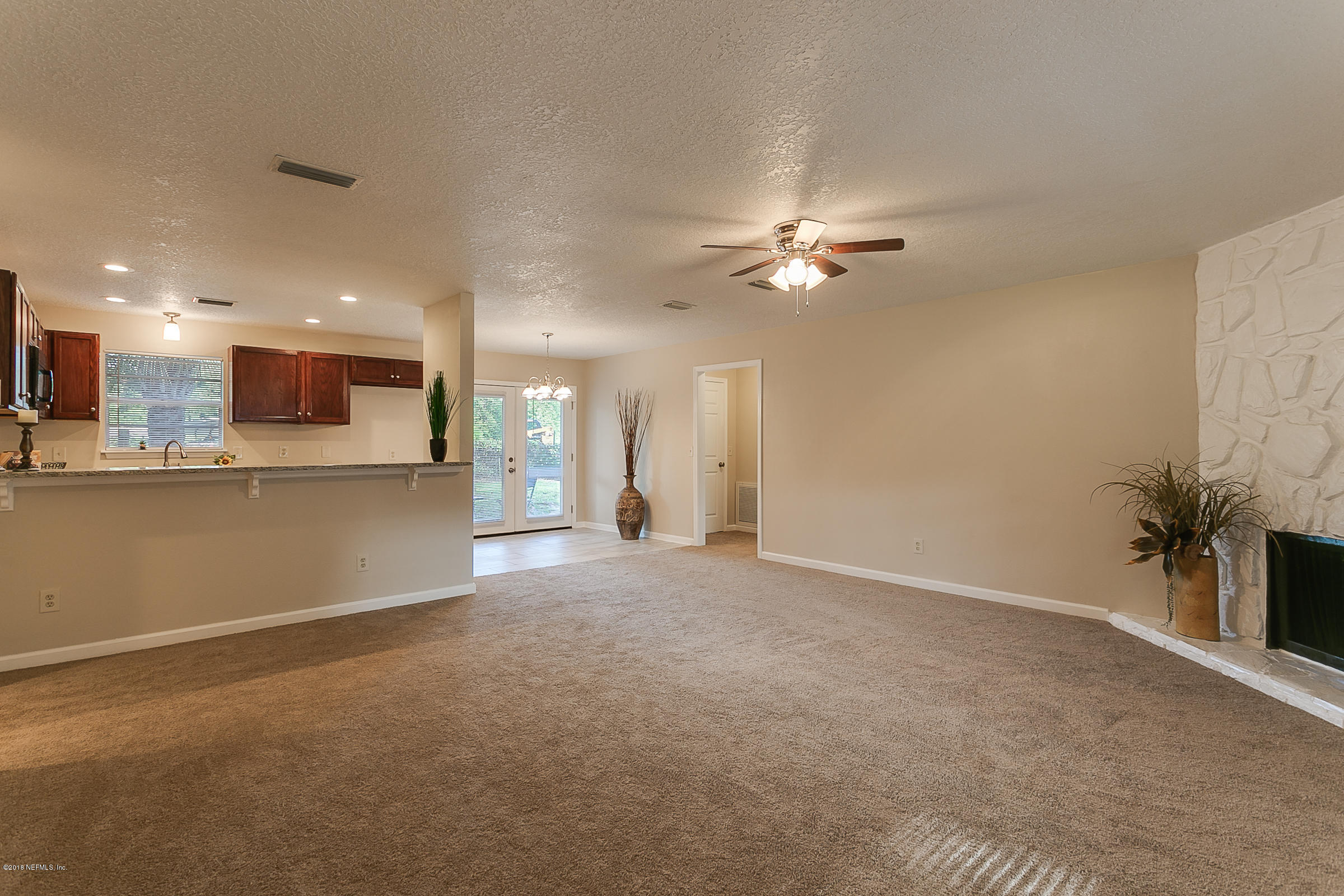 2090 Cornell Road Middleburg, FL 32068 - Photo 4 of 25 Living Room View 2 (1)