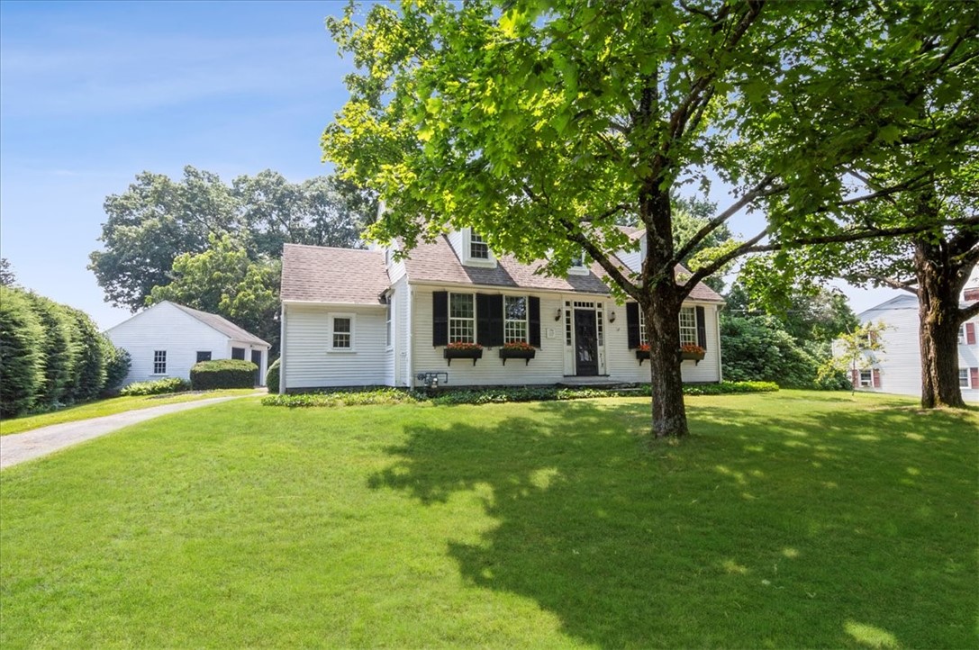 212 Great Road North Smithfield, RI 02896 - Photo 2 of 37