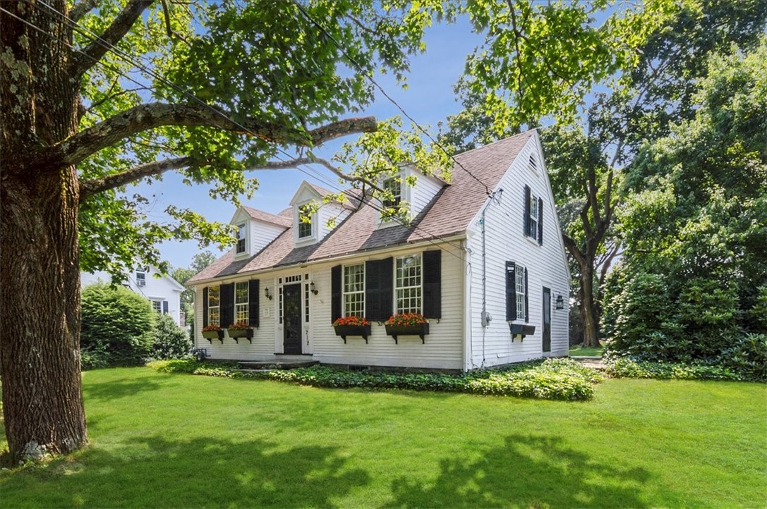212 Great Road North Smithfield, RI 02896 - Photo 3 of 37