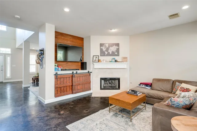 $4,800 | 2729 Kinney Oaks Court, Austin, TX 78704