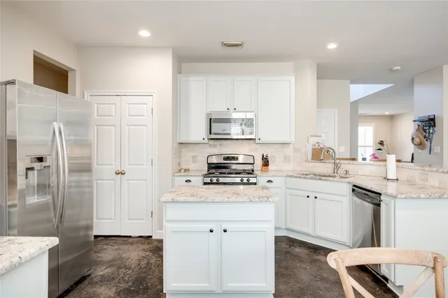 $4,800 | 2729 Kinney Oaks Court, Austin, TX 78704