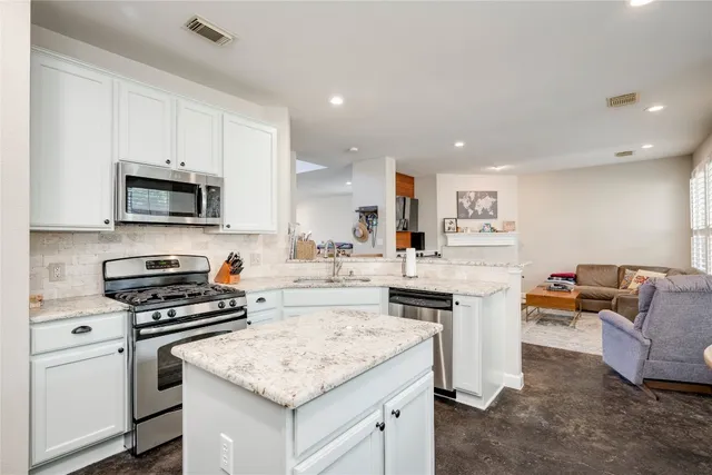 $4,800 | 2729 Kinney Oaks Court, Austin, TX 78704