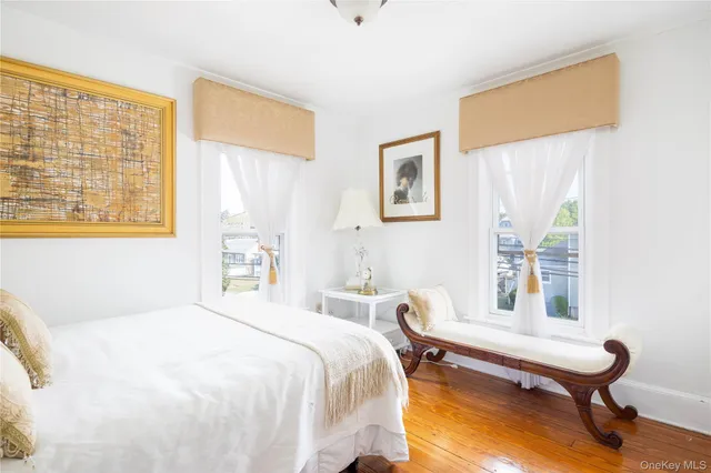 $925,000 | 15 Bayside Avenue, Oyster Bay, NY 11771