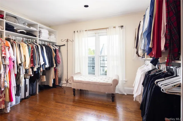 $925,000 | 15 Bayside Avenue, Oyster Bay, NY 11771