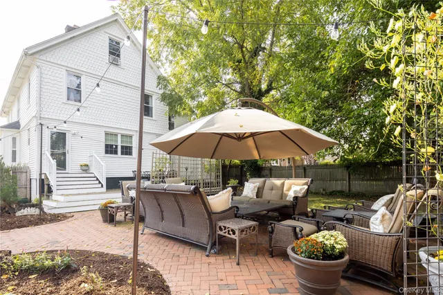 $925,000 | 15 Bayside Avenue, Oyster Bay, NY 11771