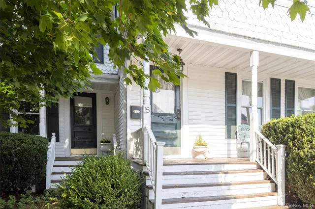 $925,000 | 15 Bayside Avenue, Oyster Bay, NY 11771