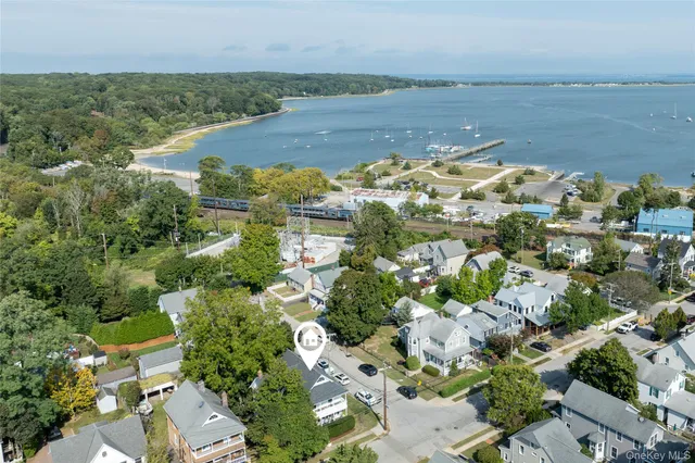 $925,000 | 15 Bayside Avenue, Oyster Bay, NY 11771