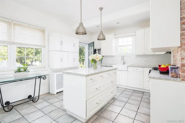 $925,000 | 15 Bayside Avenue, Oyster Bay, NY 11771