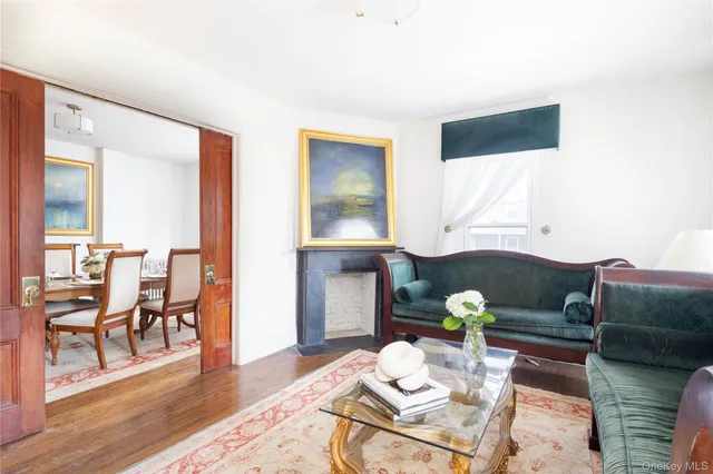 $925,000 | 15 Bayside Avenue, Oyster Bay, NY 11771