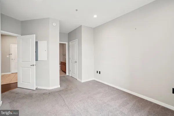 $290,000 | 6506 America Boulevard, Unit 711, Hyattsville, MD 20782