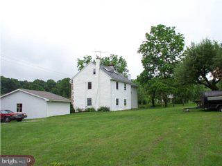 1402 Park Road Elverson, PA 19520 - Photo 2 of 4 Gallery Image 2