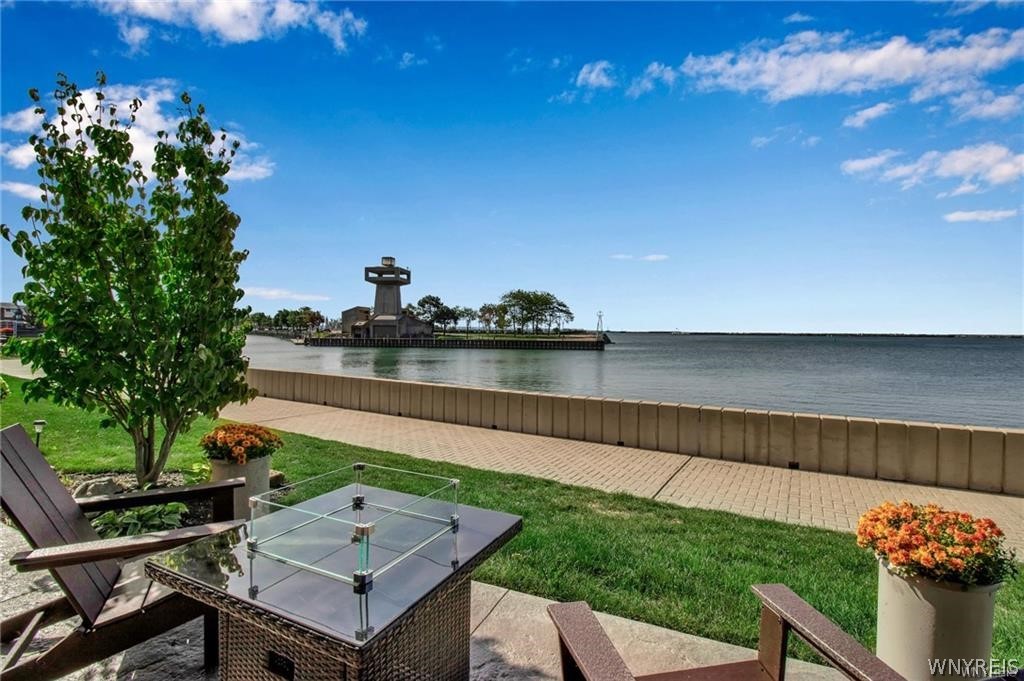 36 Harbour Pointe Common Buffalo, NY 14202 - Photo 23 of 35